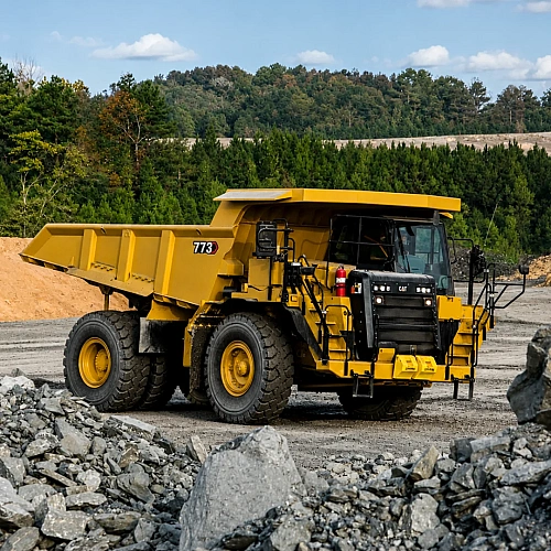 CAT 773