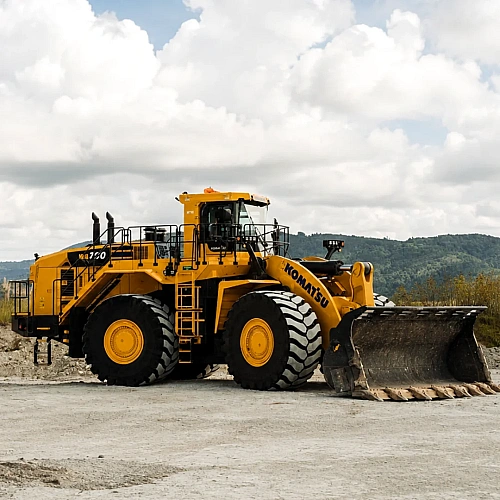 Komatsu WA700